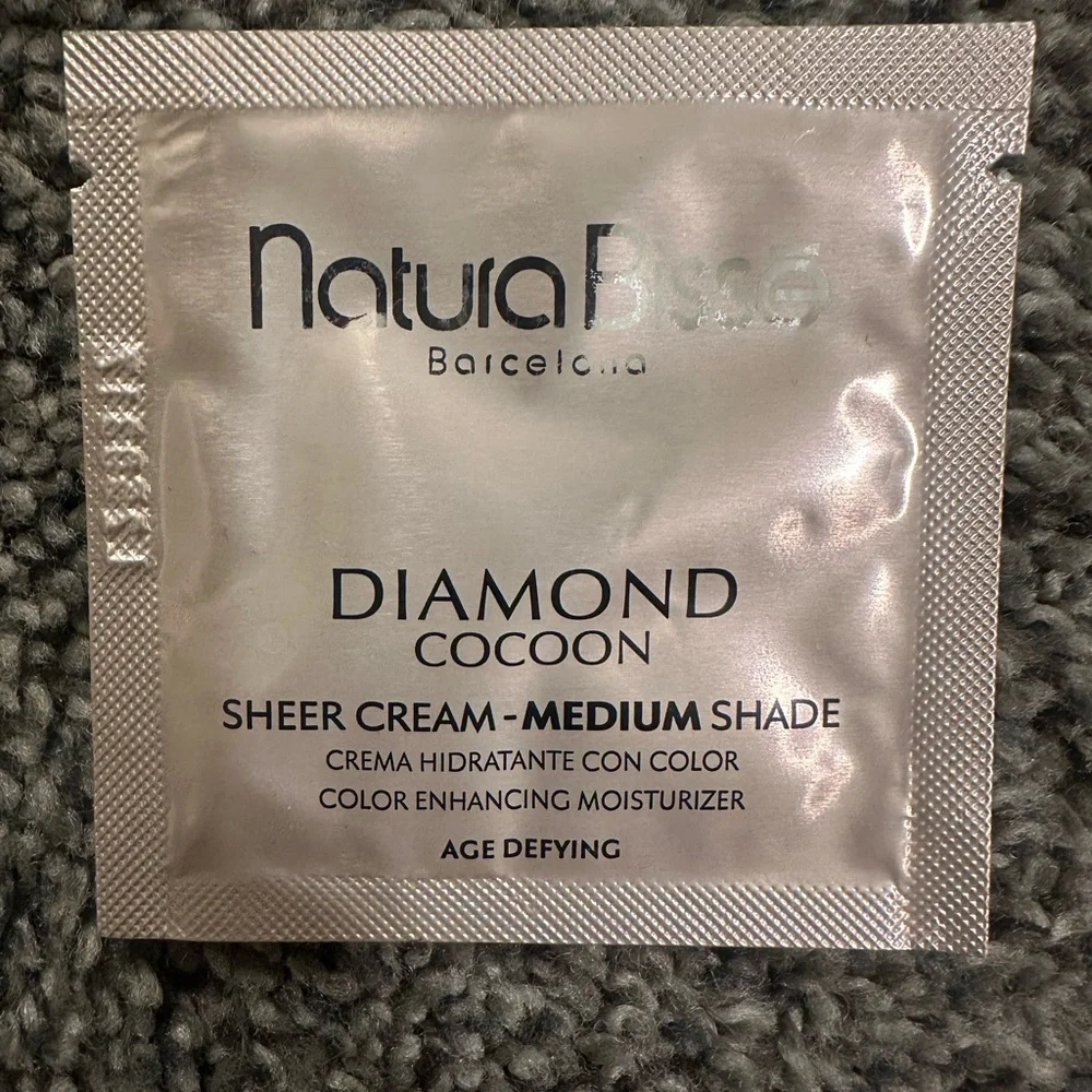 Natura Bisse Diamond Cocoon Sheer Cream Medium Shade